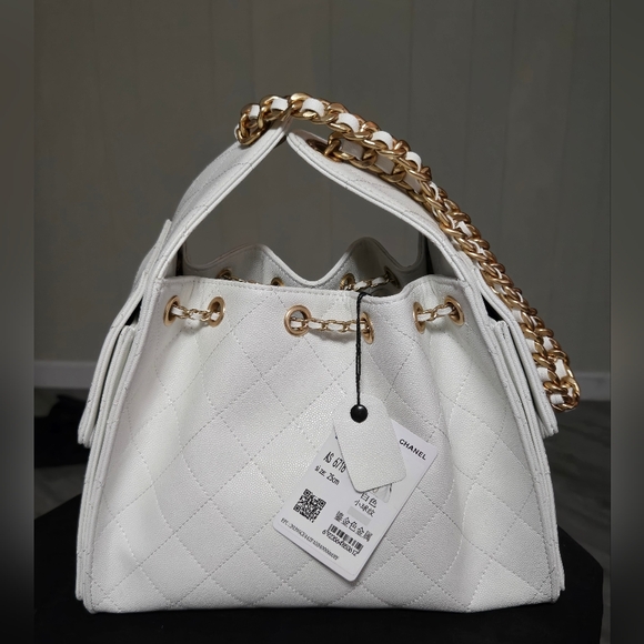 New White Quilted C25 Style Bag - Picture 10 of 10